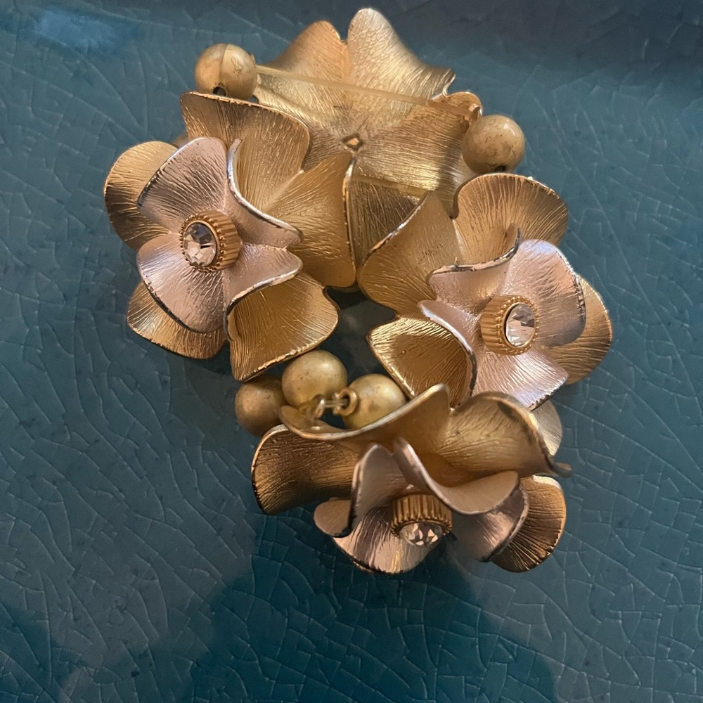 Gold floral bracelet